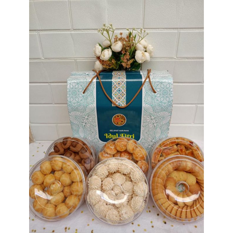 

KEU KERING ND'COOKIES PAKET KUE LEBARAN HAMPERS HARI RAYA