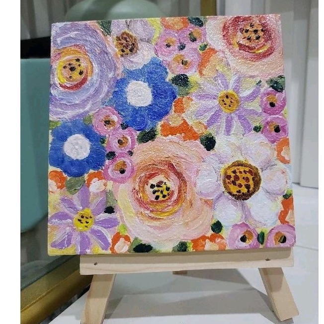 

Mini painting with easel. Ukuran 15x15cm. Lukisan asli. Cute and elegant choice for hampers and gift.