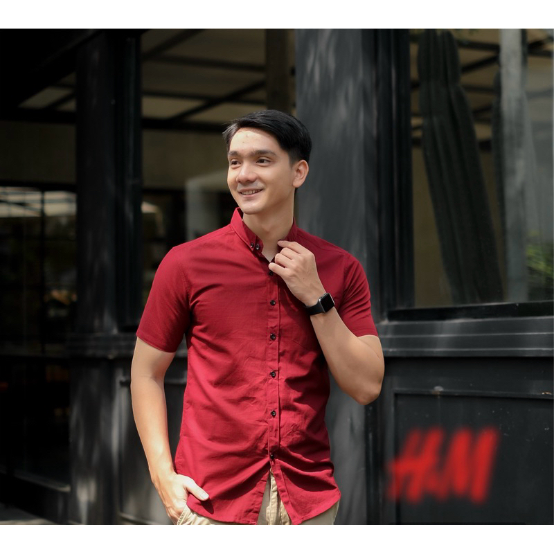 kemeja polos pria H&M casual merah maroon