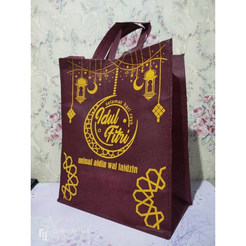 

Tas Lebaran Hari Raya Idul Fitri type Goodiebag/Handlebag Terbaru 2025 ukuran 30x15x40 Hampers Sembako Parcel Zakat