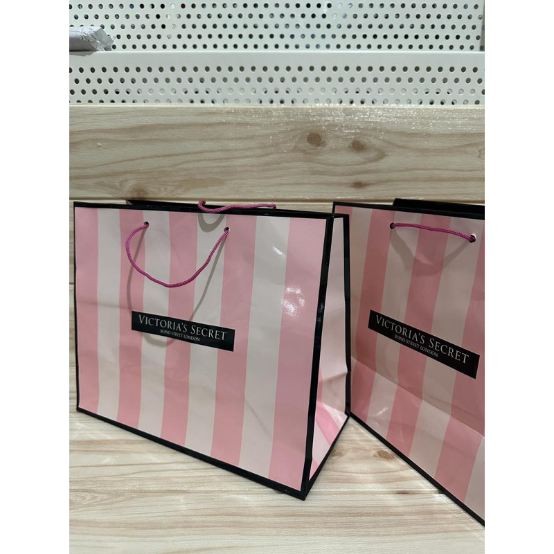 

TAS TENTENG VICTORIA SECRET // PAPER BAG VICTORIA SECRET PINK GARIS