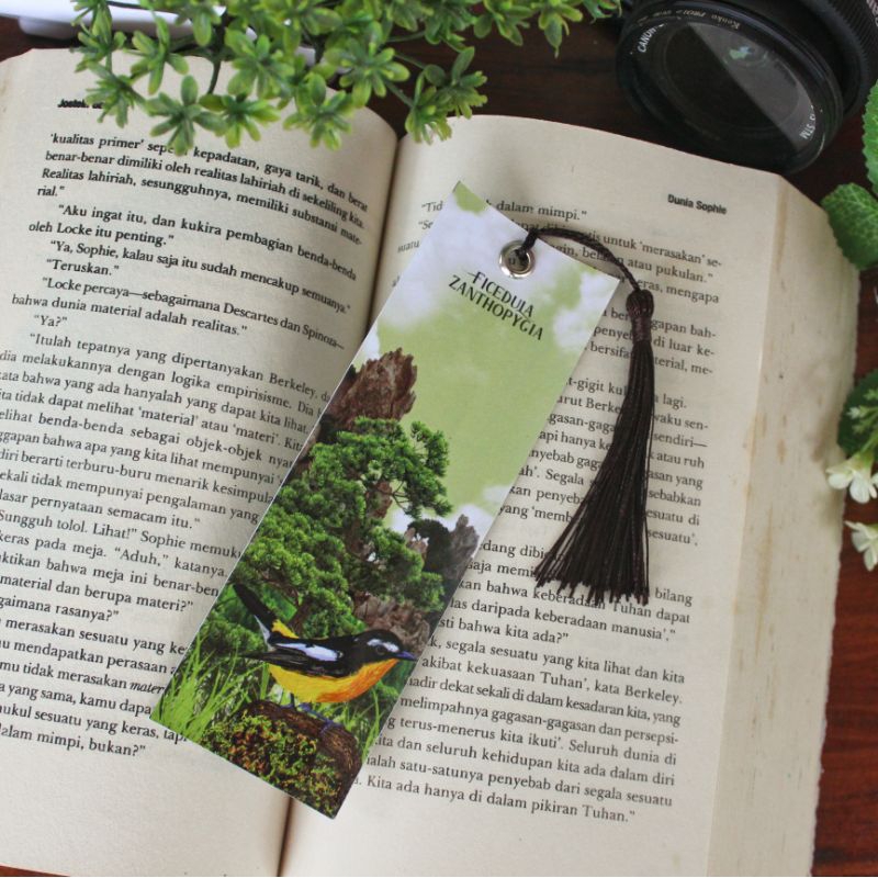 

Bookmark // Pembatas Buku // Penanda Halaman Buku // Bookmark Aesthetic