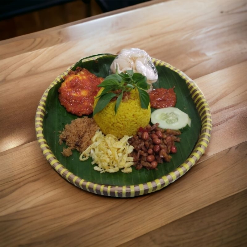 

Nasi Kuning Telur Ceplok Balado