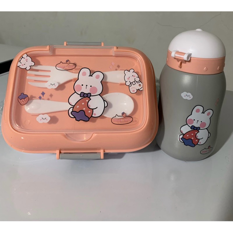 Tempat makan dan botol minum set