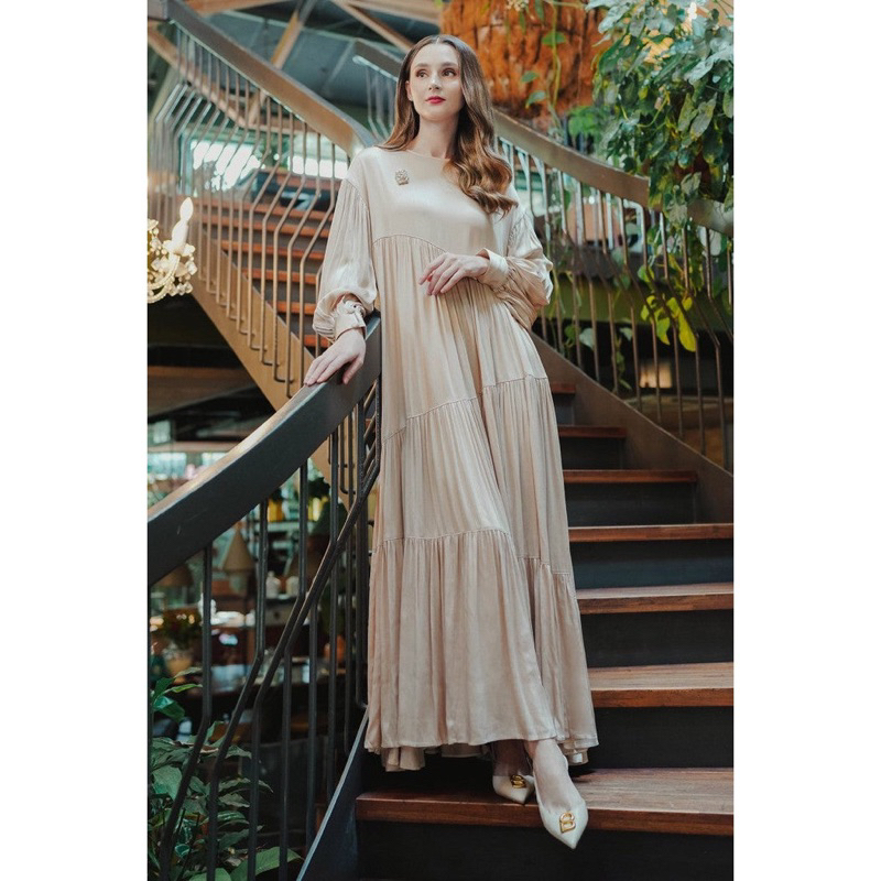PRELOVED MEZA TIERED MAXI DRESS BEIGE BENANG JARUM