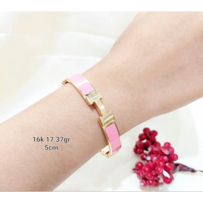 Gelang bangle emas 70 huruf h pink