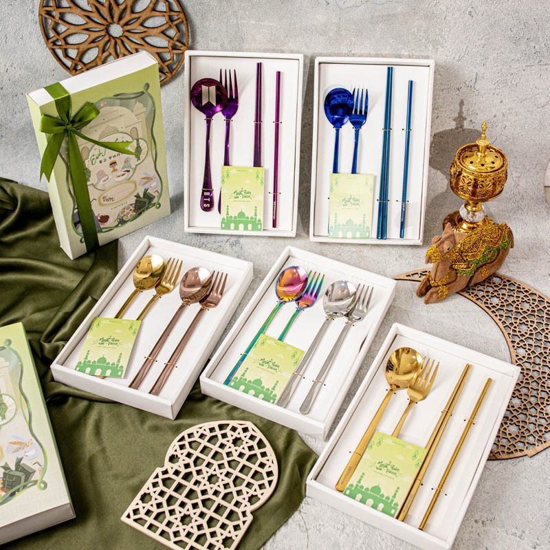 

HAMPERS LEBARAN SET ALAT MAKAN KOREA IDUL FITRI KIMCHINGU