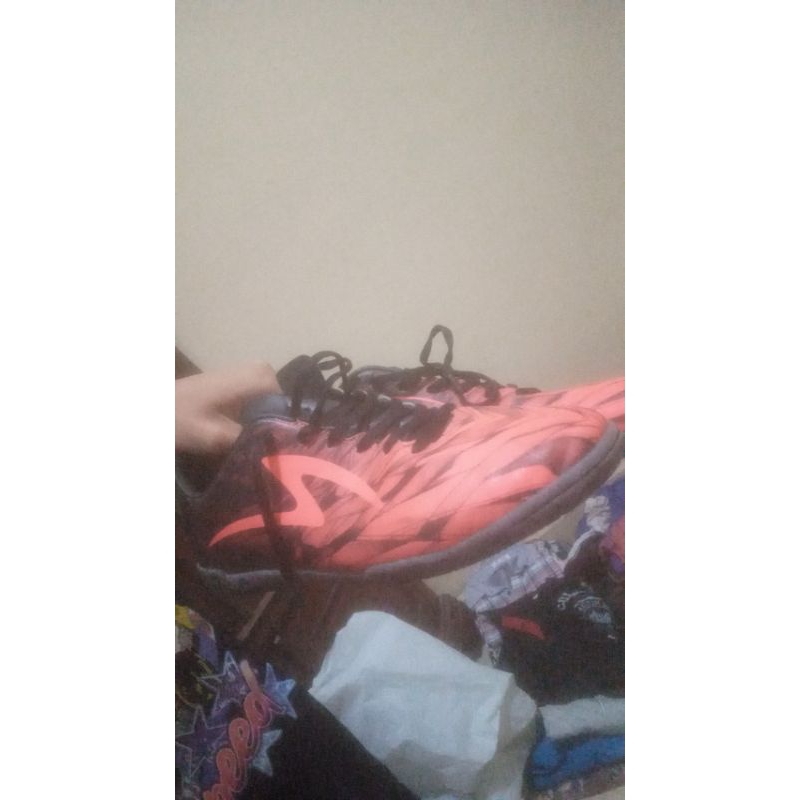 sepatu futsal second specs
