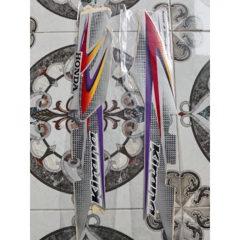 Striping Honda KIRANA 2005 SILVER MERAH