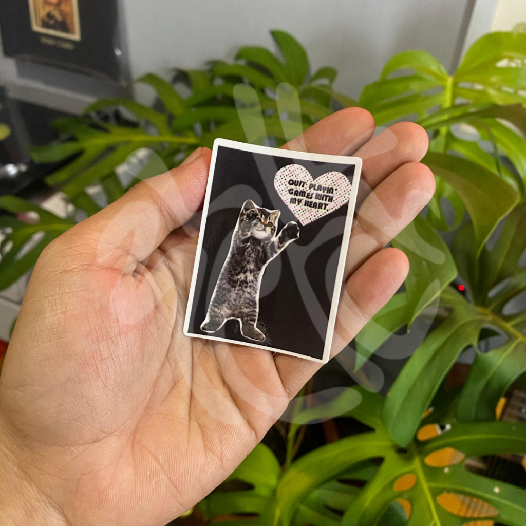 

stiker kucing / sticker aesthetic / sticker tumblr / stiker premium / stiker hp / stiker laptop / stiker helm / stiker tahan air