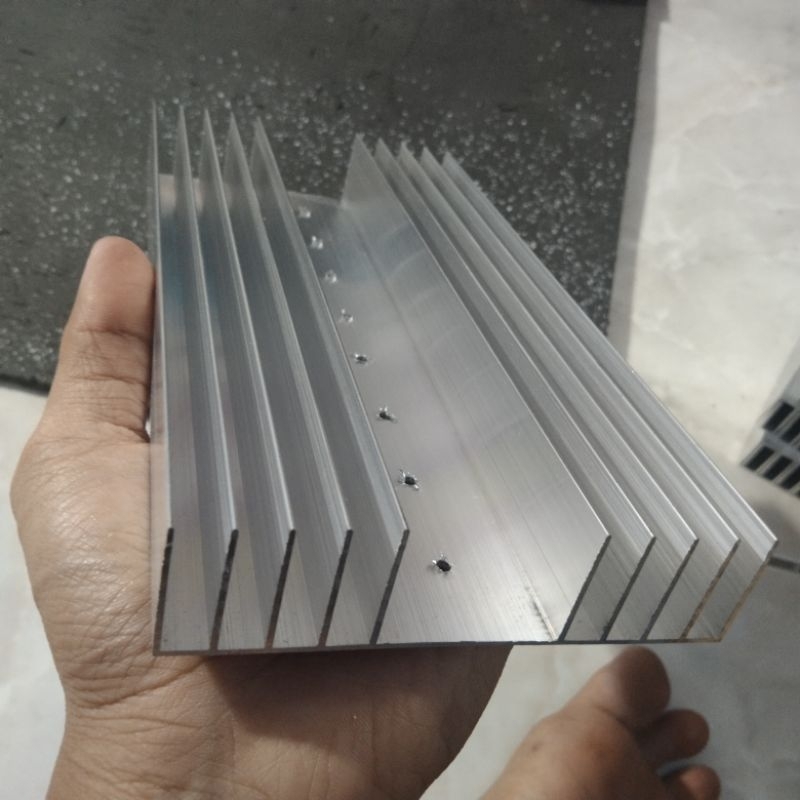 heatsink 5 sirip 20cm sanken 1.5mm
