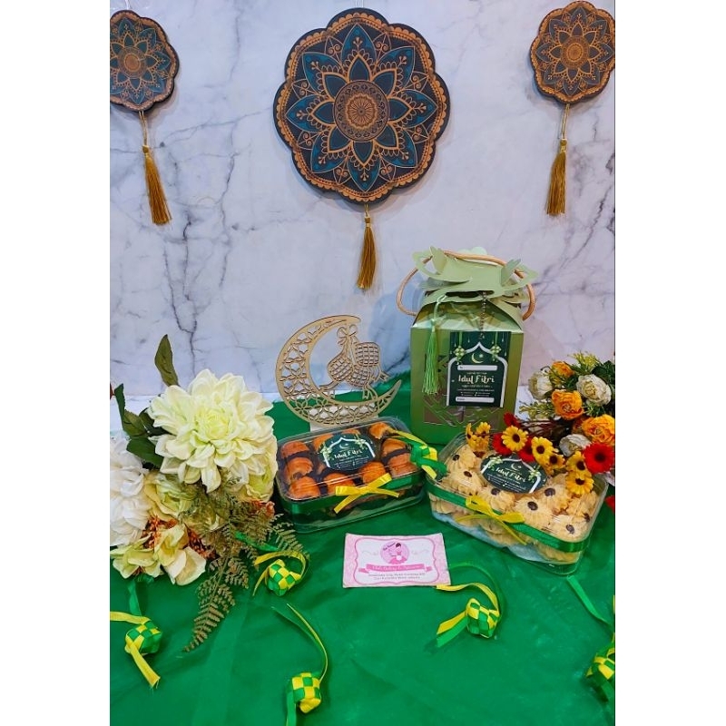 

Kue Kering Lebaran / Kue Kering Ramadhan / Hampers Lebaran / Hampers Ramadhan