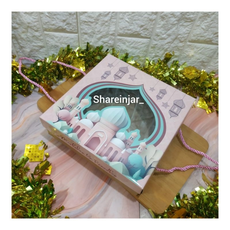

Kotak Box Lebaran Idul Fitri Dus Packaging Hampers Kado Souvenir 20x20x6cm