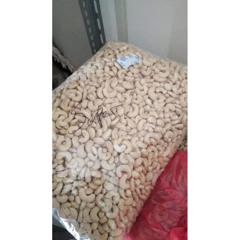 

Kacang Mede Utuh Mentah 1kg