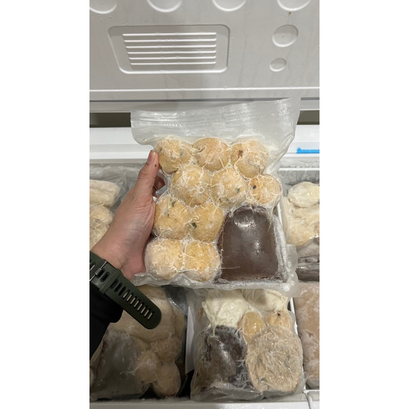 

pempek frozen isi 10 adaan/kulit/telor