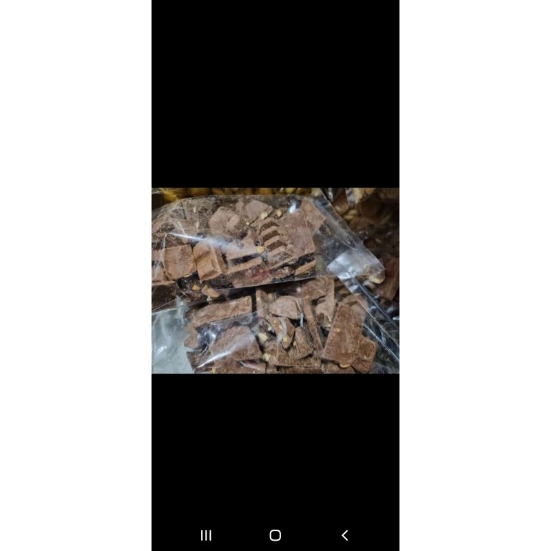 

cokelat patahan silverqueen mix chunky per 500 gram
