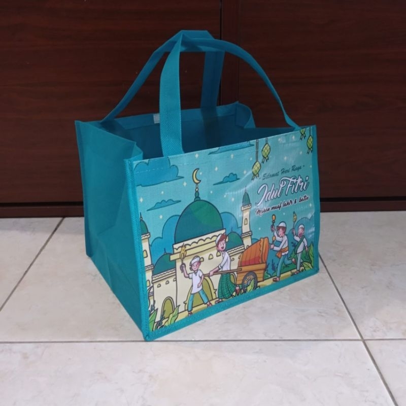 

Tas Idul Fitri Lebaran TENTENG VINIL BENTO 25x17x20 cm