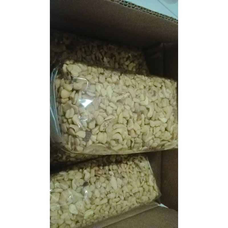 

kacang mede patahan 1kgmentah