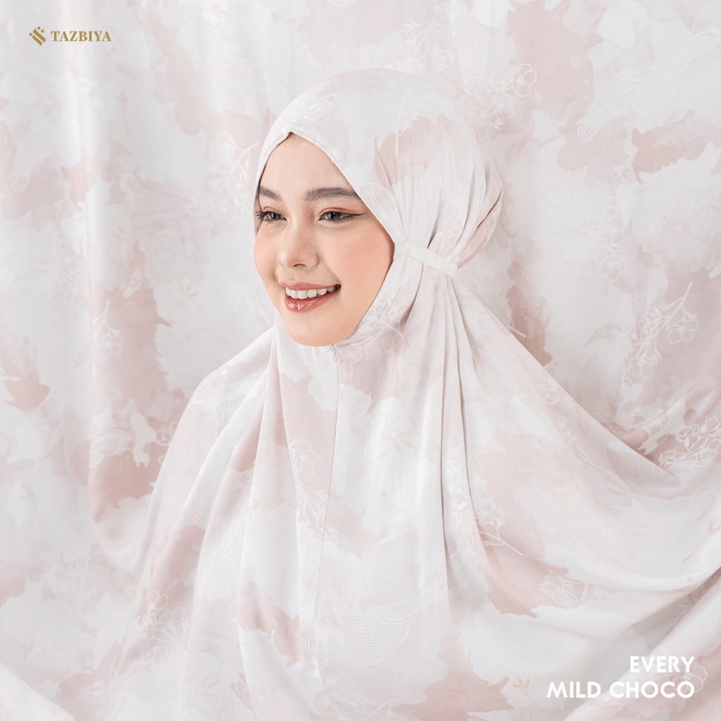 Mukena TAZBIYA 2in1 AVERY SET SAJADAH BAHAN KATUN RAYON SATIN Dewasa Jumbo Mukenah Travel