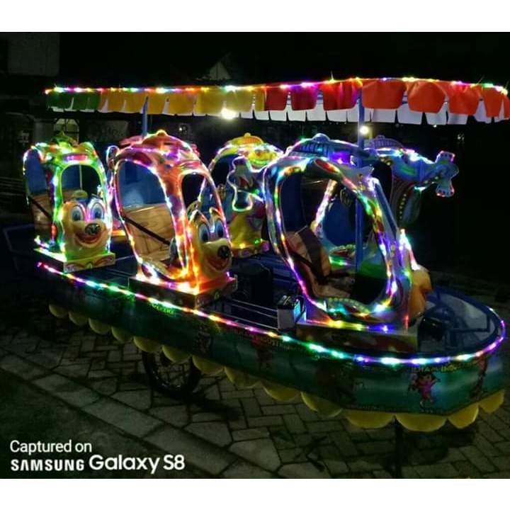 karakter heli fiber odong kereta panggung