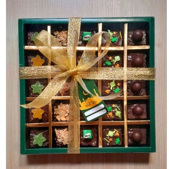 

Hampers Lebaran Idul Fitri / Brownies (INSTANT/GOSEND) BANDUNG ONLY