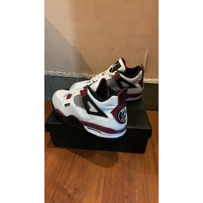 Nike Air Jordan Retro 4