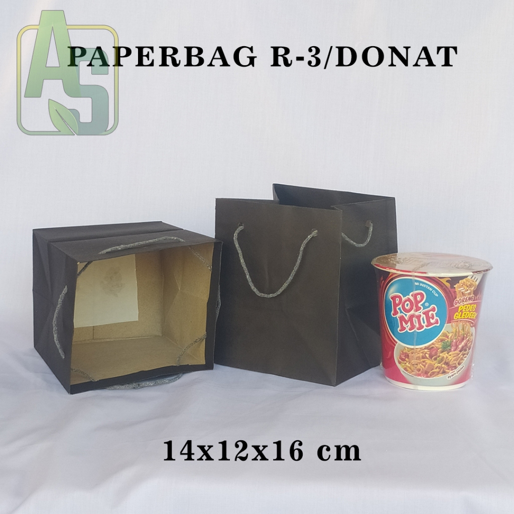 

PAPERBAG R-3 / DONAT HITAM POLOS UKURAN P14 x L12 x T16 CM