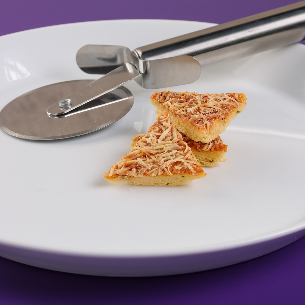 

Gooku 28 Store Papizza Pizza Crispy Cheese Lover 90Gr Keripik Kripik Pizza Renyah Gurih Cara Makan