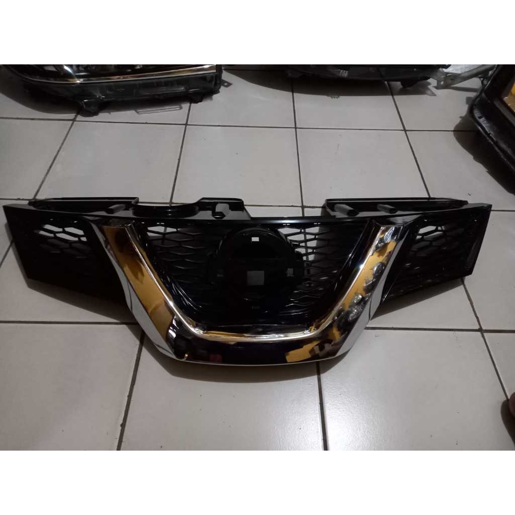 Grill Nissan Xtrail 2015 - 2016