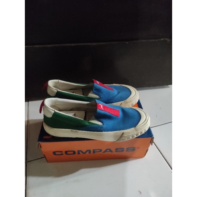 Compass Retrograde Slip On