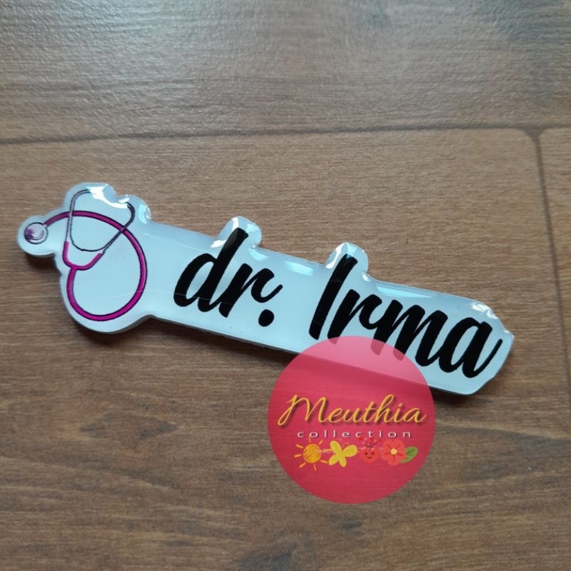 

Nametag Unik Logo Stetoskop