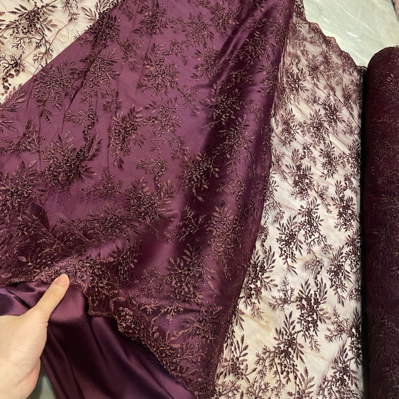 Bahan Brokat Brukat Tile Bordir Kebaya Alana Series Warna Burgundy Ungu