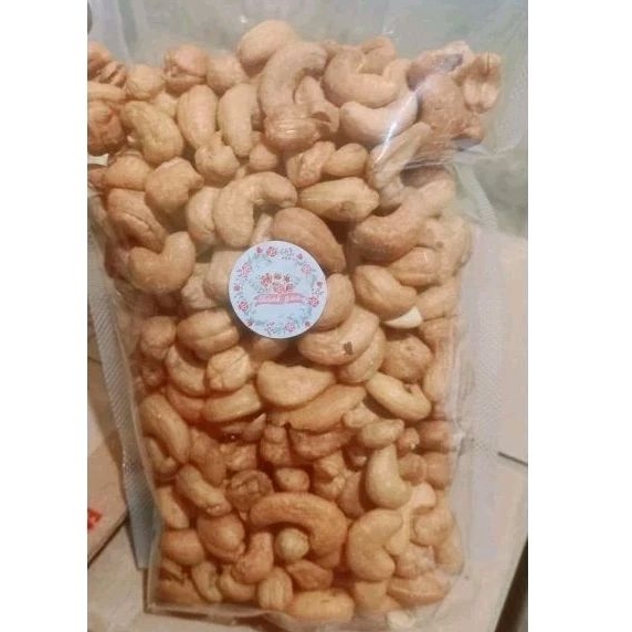 

Kacang Mede Mateng Utuh sk1 1000gr