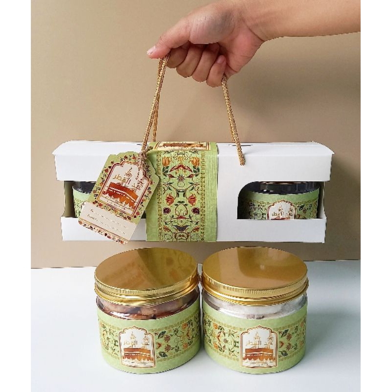 

Eid Hampers Cookies Lebaran parcel idul fitri murah 3 toples megacakencookies