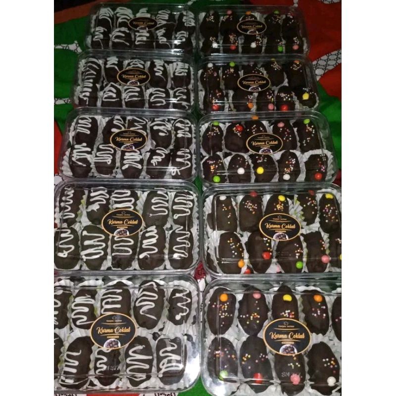 

kurma coklat isi mete