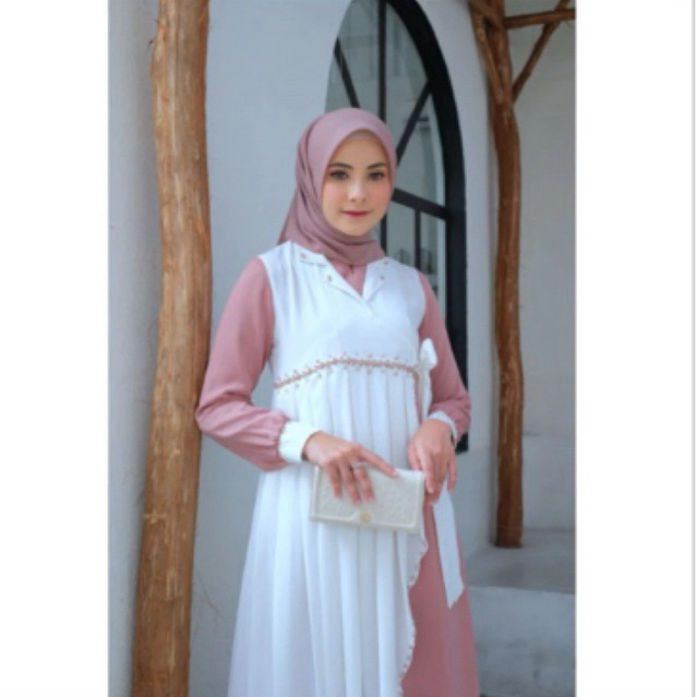 Sabiya Series By Javina warna Broken White Ukuran S