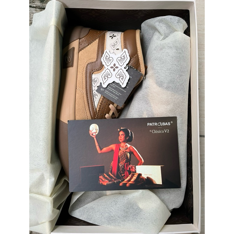 Patrobas El Clasico V2 - Size 40 (1/200) Limited Edition