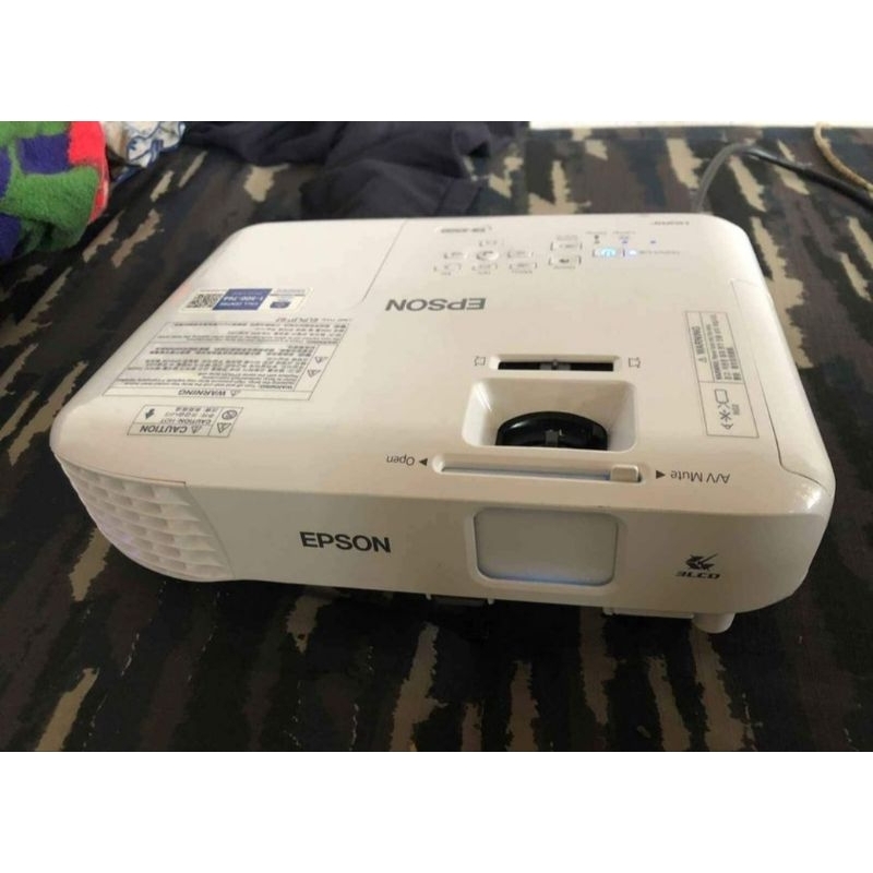 Proyektor Epson EB x500