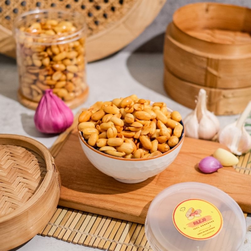 

[PROMO] RILEJO KACANG GORENG KACANG BAWANG GURIH RENYAH ASIN ENAK KEMASAN TOPLES 600ml