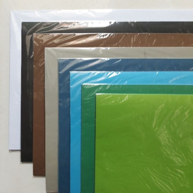 

KERTAS BUFALLO F4 ANEKA WARNA ISI 10 LEMBAR