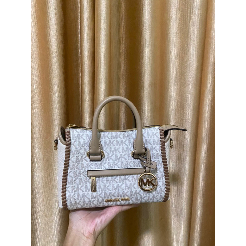 Tas Michael Kors Carine Xs Signature Vanilla Original Preloved