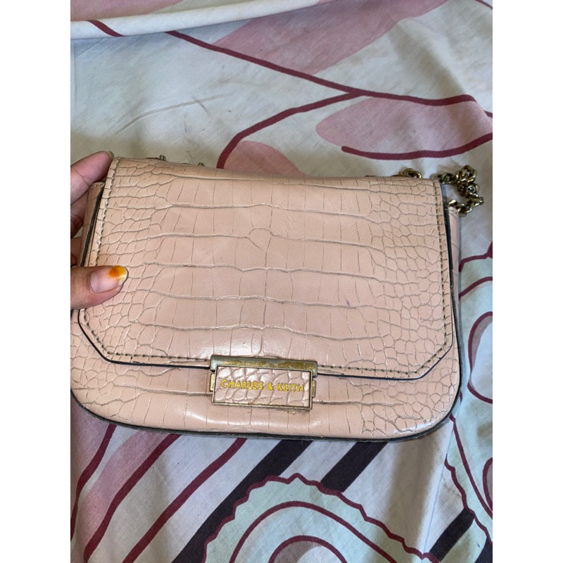 preloved tas charles and keith pink