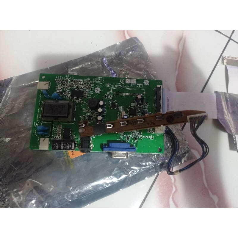 mesin monitor lg w1643 s