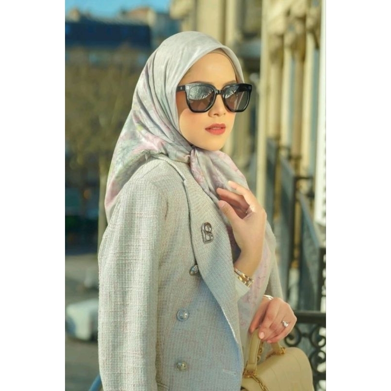 the parisian voal square xl