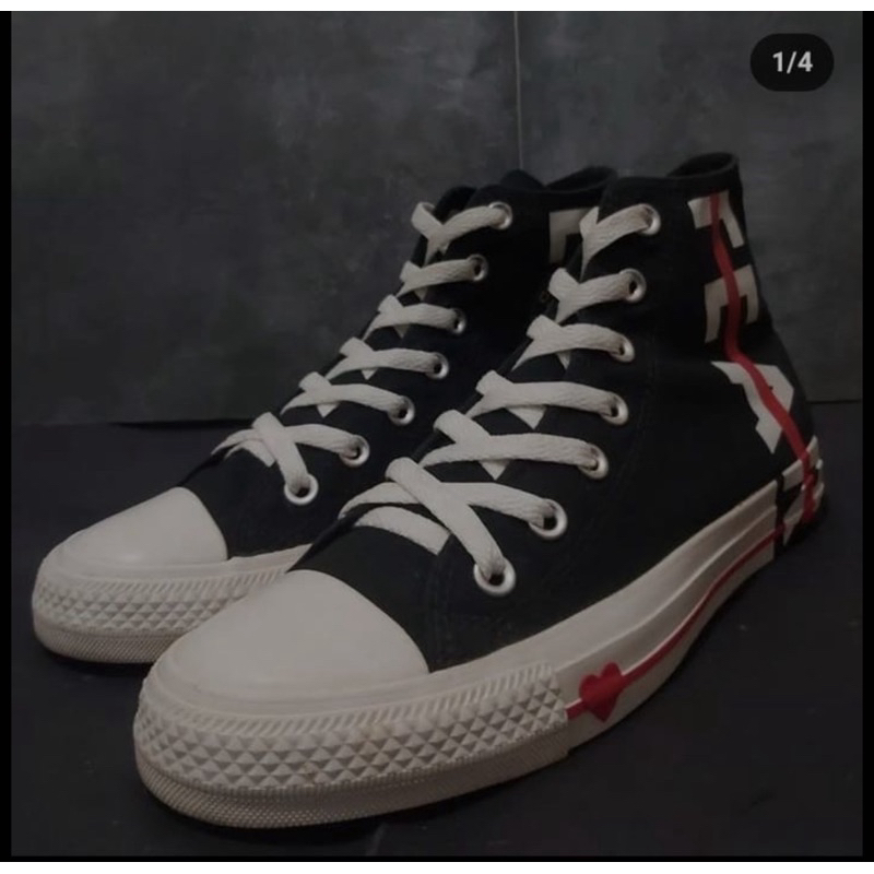 converse Bw love fear series