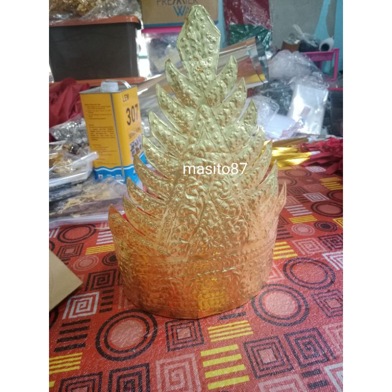 MAHKOTA LAKI LAKI ADAT NIAS