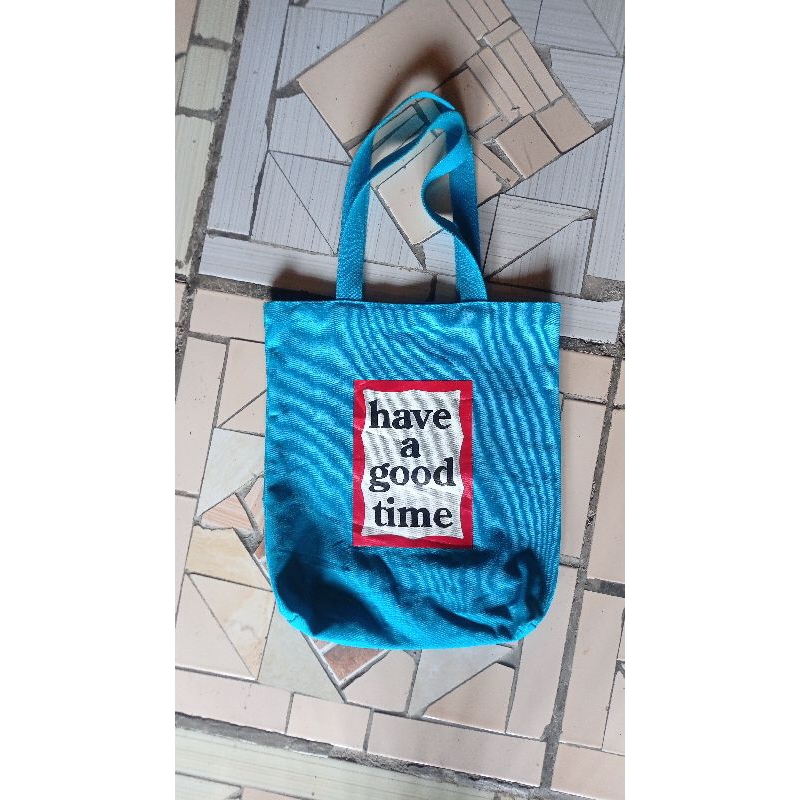 Tote bag hagt