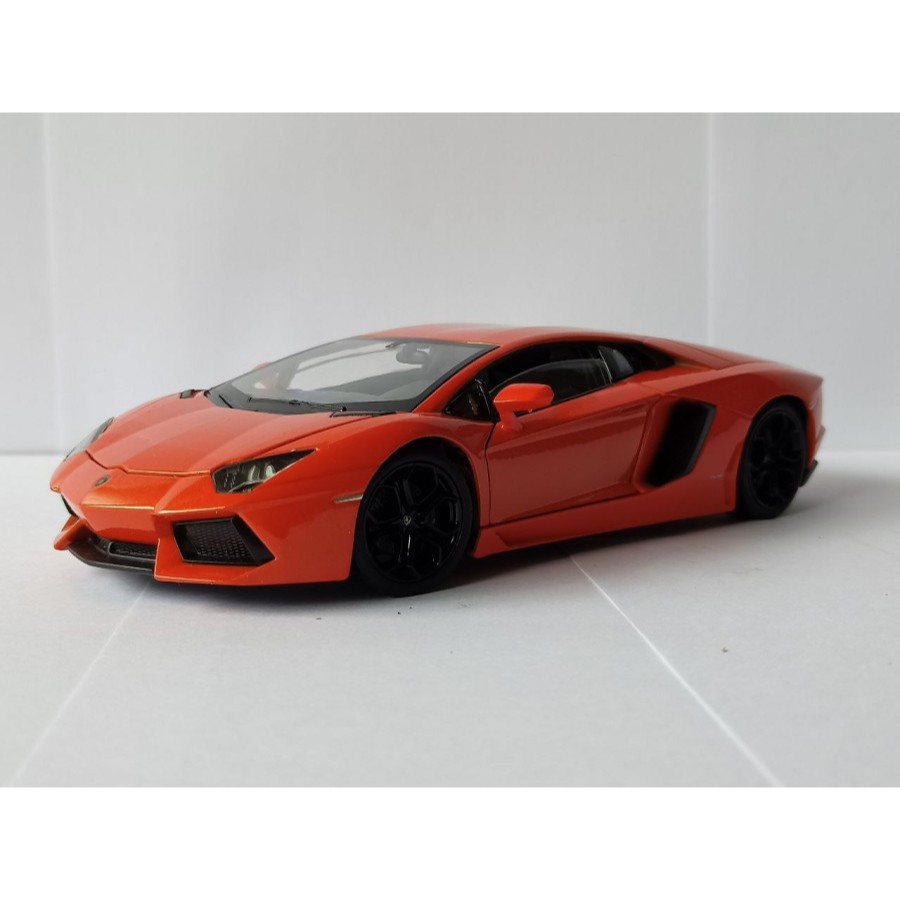 Diecast Mobil Lamborghini Aventador LP700-4 oren Welly 1:24 koleksi harga murah