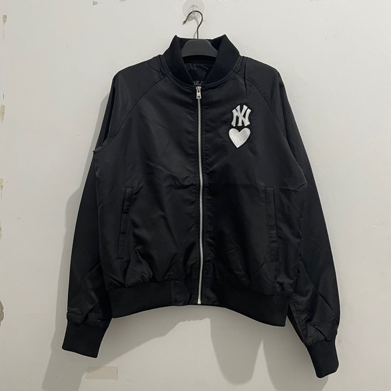 MLBY NY Yankees Black Varsity Jacket Second