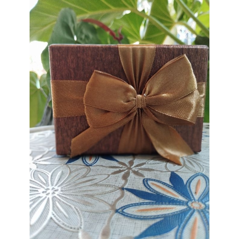 

gift box gift box logam mulia kado souvenir